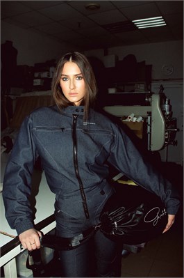 {{productViewItem.photos[photoViewList.activeNavIndex].Alt || productViewItem.photos[photoViewList.activeNavIndex].Description || 'МОТОbomber women’s G|X'}}