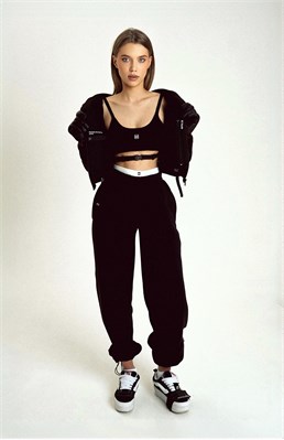 {{productViewItem.photos[photoViewList.activeNavIndex].Alt || productViewItem.photos[photoViewList.activeNavIndex].Description || 'MOTOjoggers women’s G|X'}}